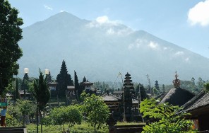 Вулкан Батур и Бесаких