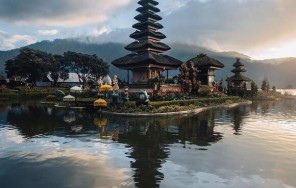 Экскурсия по району Булеленг