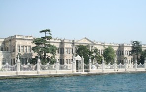 Пешеходная экскурсия и прогулка на теплоходе