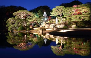 Вечерняя экскурсия по саду Рикугиэн с иллюминацией