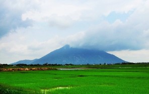 Экскурсия в Каодаистский храм и на вершину горы Черная Леди (Nui Ba Den) в провинции Тай Нинь